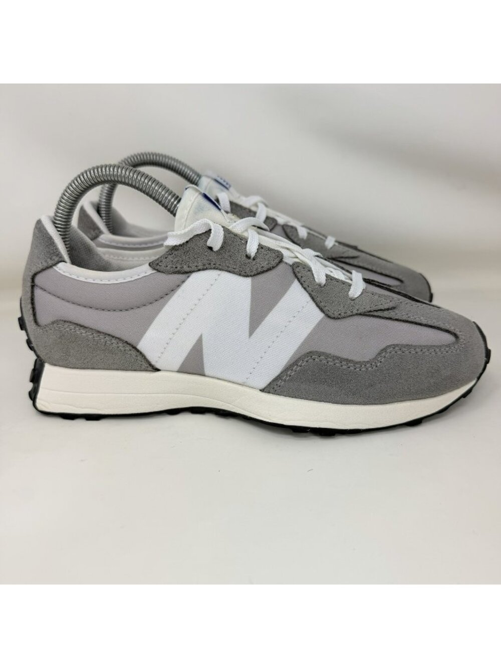 New Balance 327 Athletic Shoes Gray White Youth Size 5 / Women’s Size 6.5